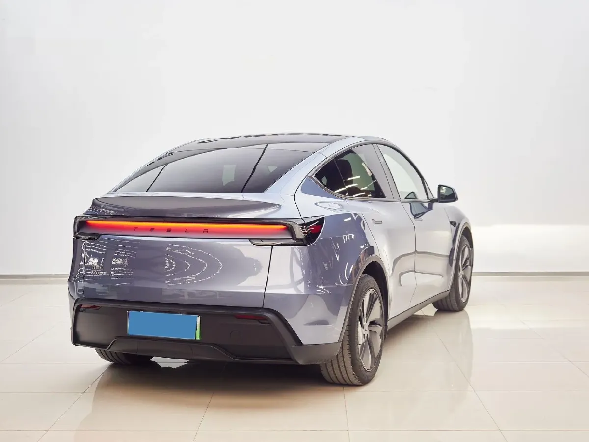 2025 Tesla Model Y BEV 62.5KWH,autocango,china used car exporter,china ev exporter,chinese used car exporter,chinese used ev exporter