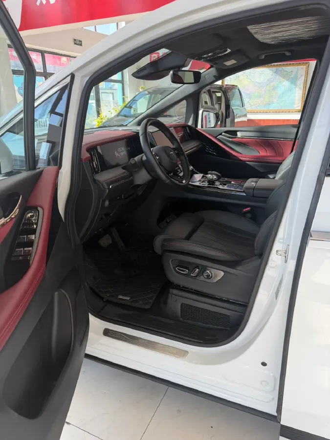 2024 GAC Trumpchi M8 2.0T 252HP L4 8AT,autocango,china used car exporter,china ev exporter,chinese used car exporter,chinese used ev exporter