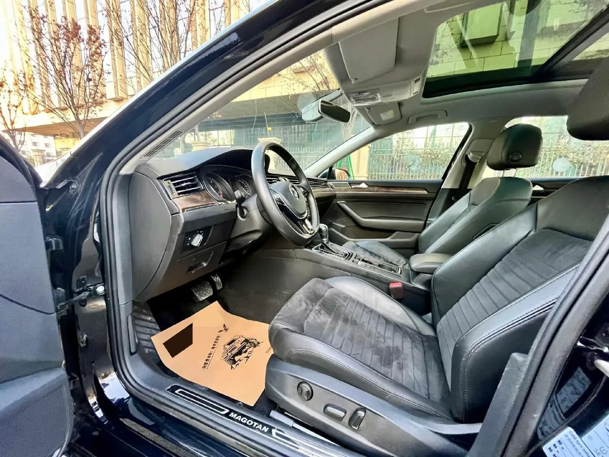 2018 Volkswagen Magotan 2.0T 220HP L4 7DCT,autocango,china used car exporter,china ev exporter,chinese used car exporter,chinese used ev exporter