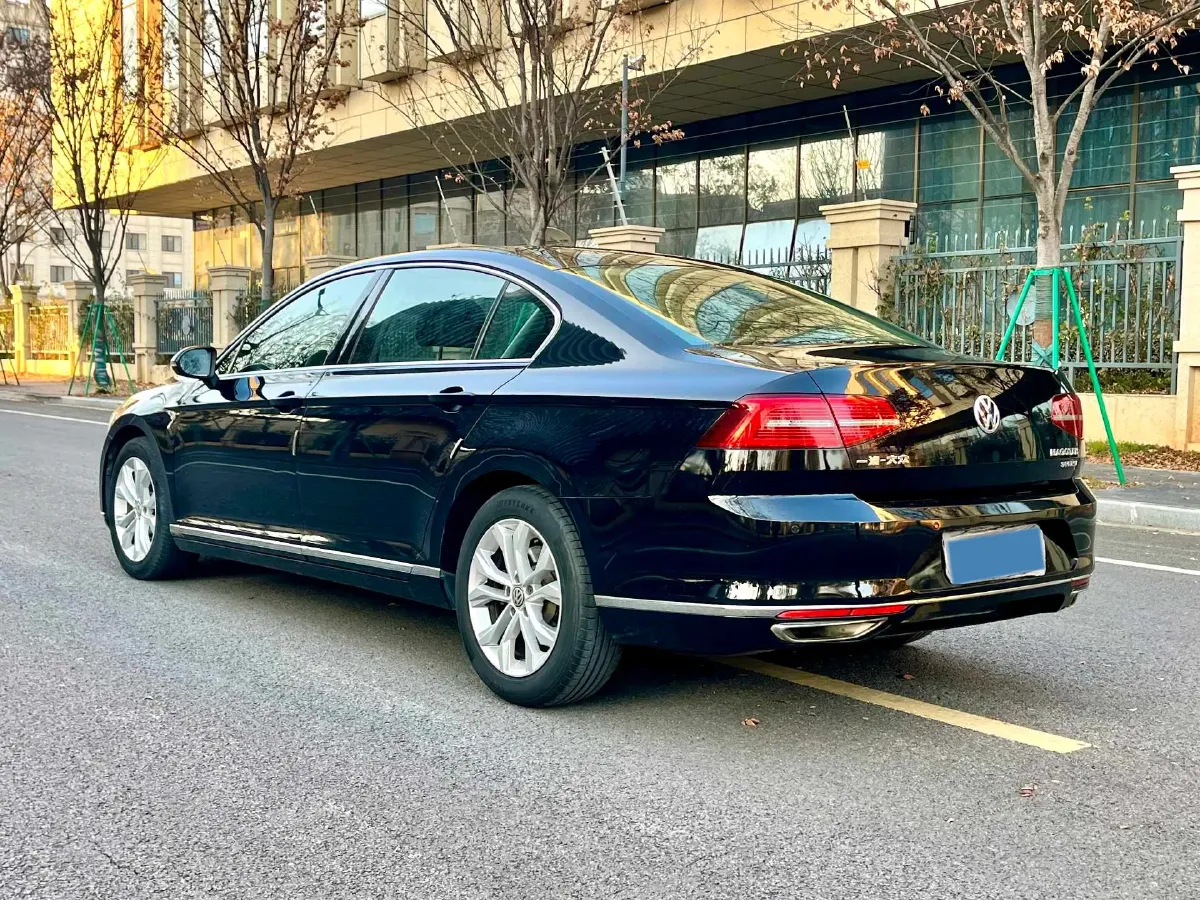 2018 Volkswagen Magotan 2.0T 220HP L4 7DCT,autocango,china used car exporter,china ev exporter,chinese used car exporter,chinese used ev exporter