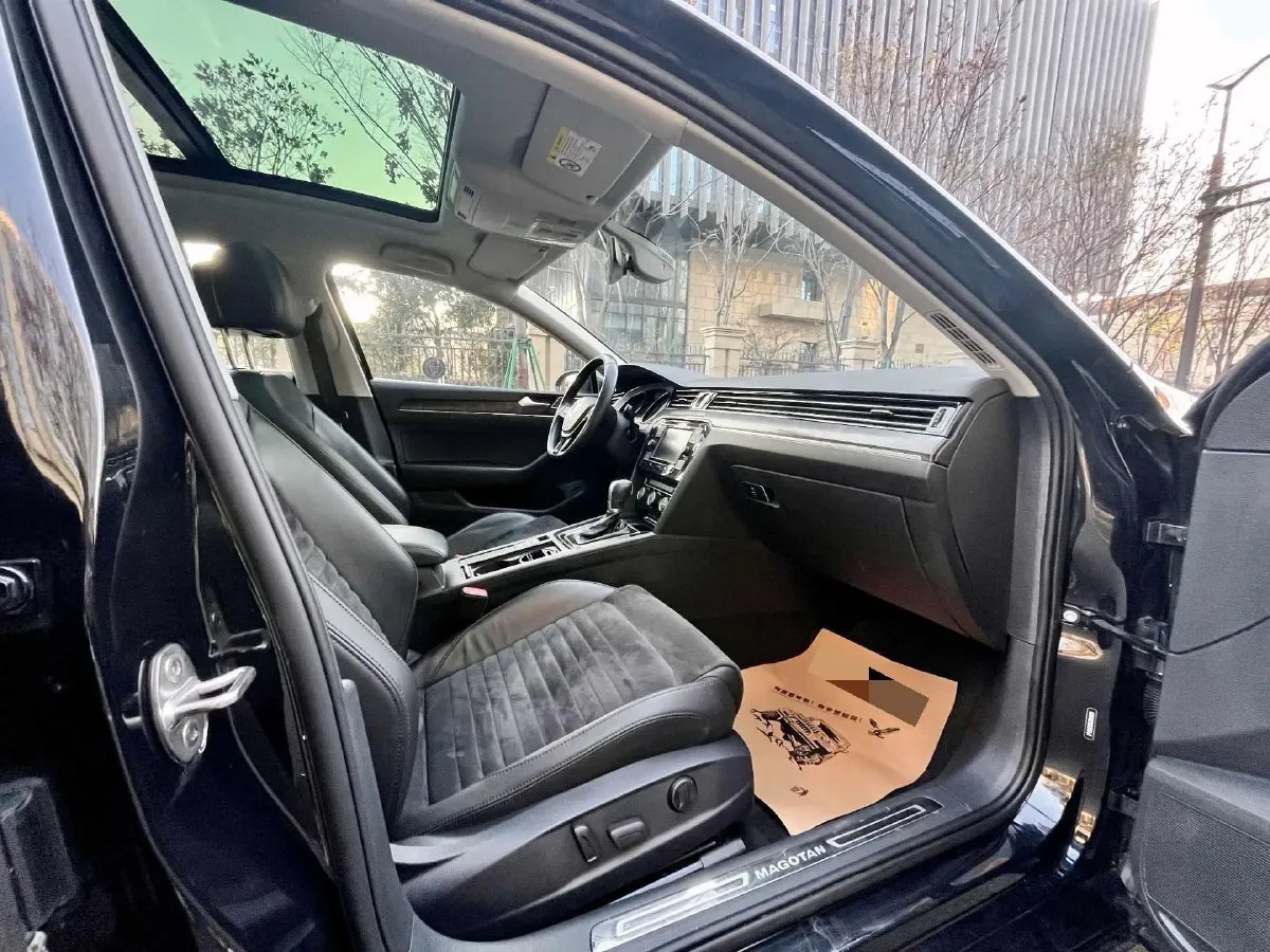 2018 Volkswagen Magotan 2.0T 220HP L4 7DCT,autocango,china used car exporter,china ev exporter,chinese used car exporter,chinese used ev exporter