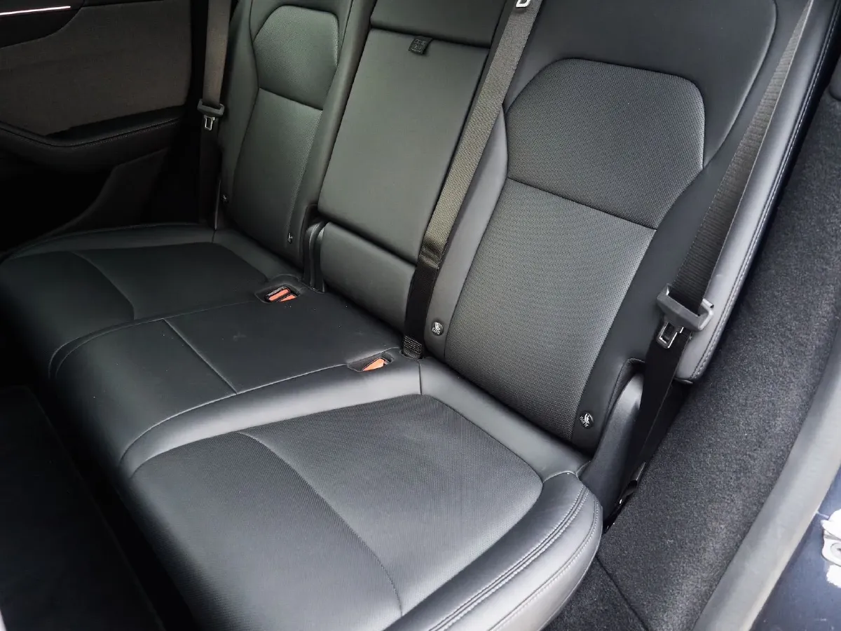 2025 Tesla Model Y BEV 62.5KWH,autocango,china used car exporter,china ev exporter,chinese used car exporter,chinese used ev exporter