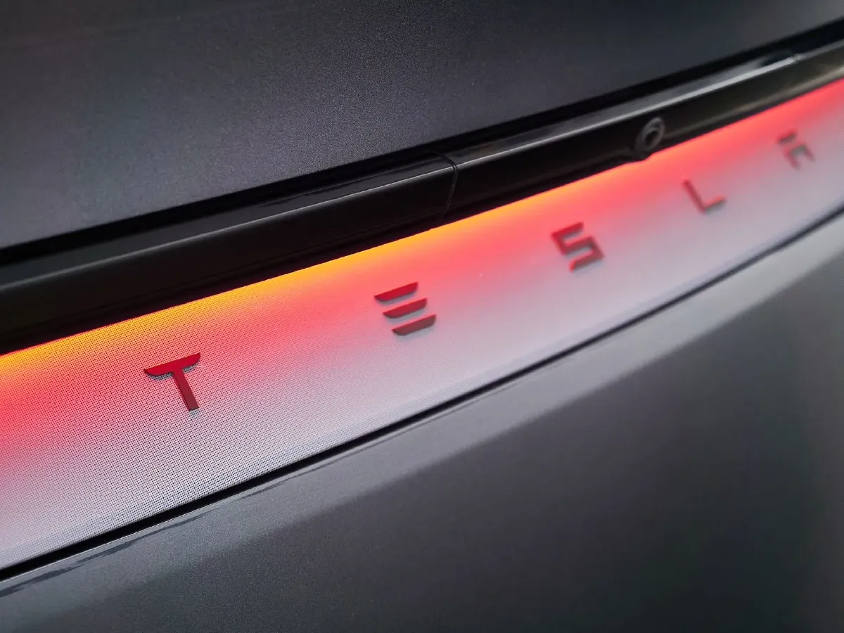 2025 Tesla Model Y BEV 62.5KWH,autocango,china used car exporter,china ev exporter,chinese used car exporter,chinese used ev exporter