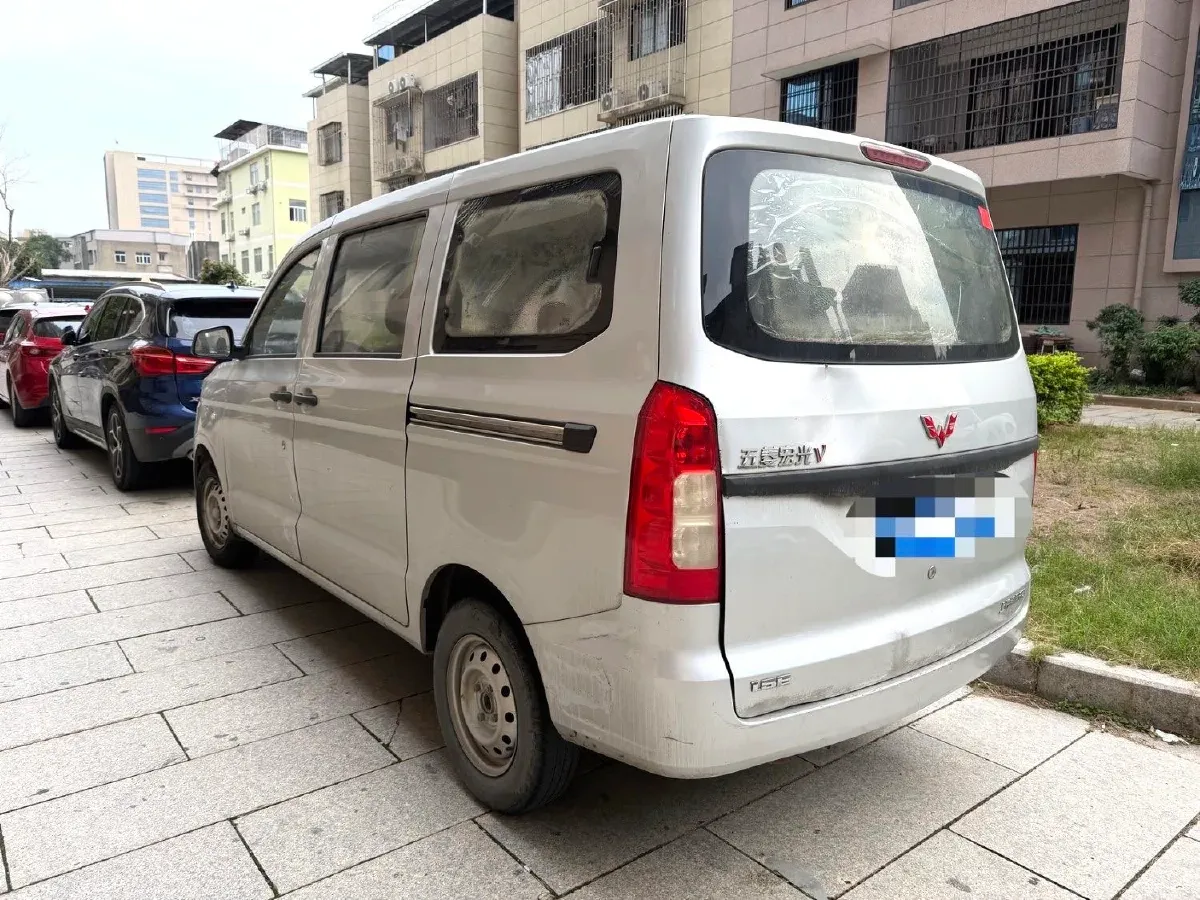 2019 WuLing HongGuang V 1.5L 99HP L4 6MT,autocango,china used car exporter,china ev exporter,chinese used car exporter,chinese used ev exporter