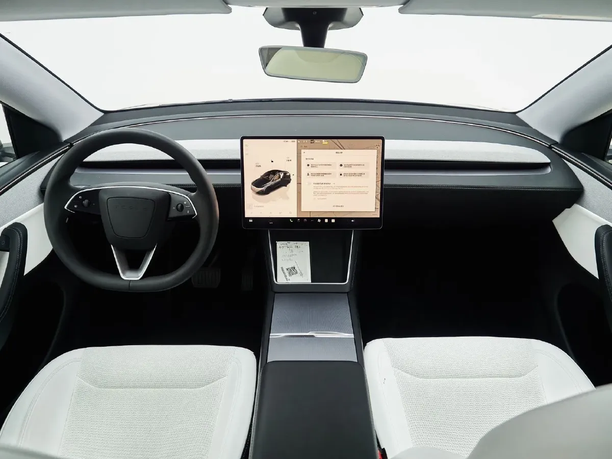 2025 Tesla Model Y BEV 62.5KWH,autocango,china used car exporter,china ev exporter,chinese used car exporter,chinese used ev exporter