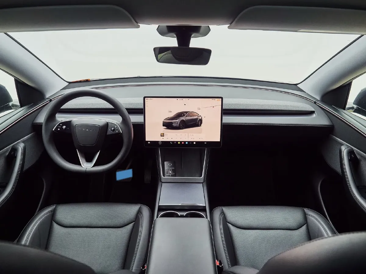 2025 Tesla Model Y BEV 62.5KWH,autocango,china used car exporter,china ev exporter,chinese used car exporter,chinese used ev exporter