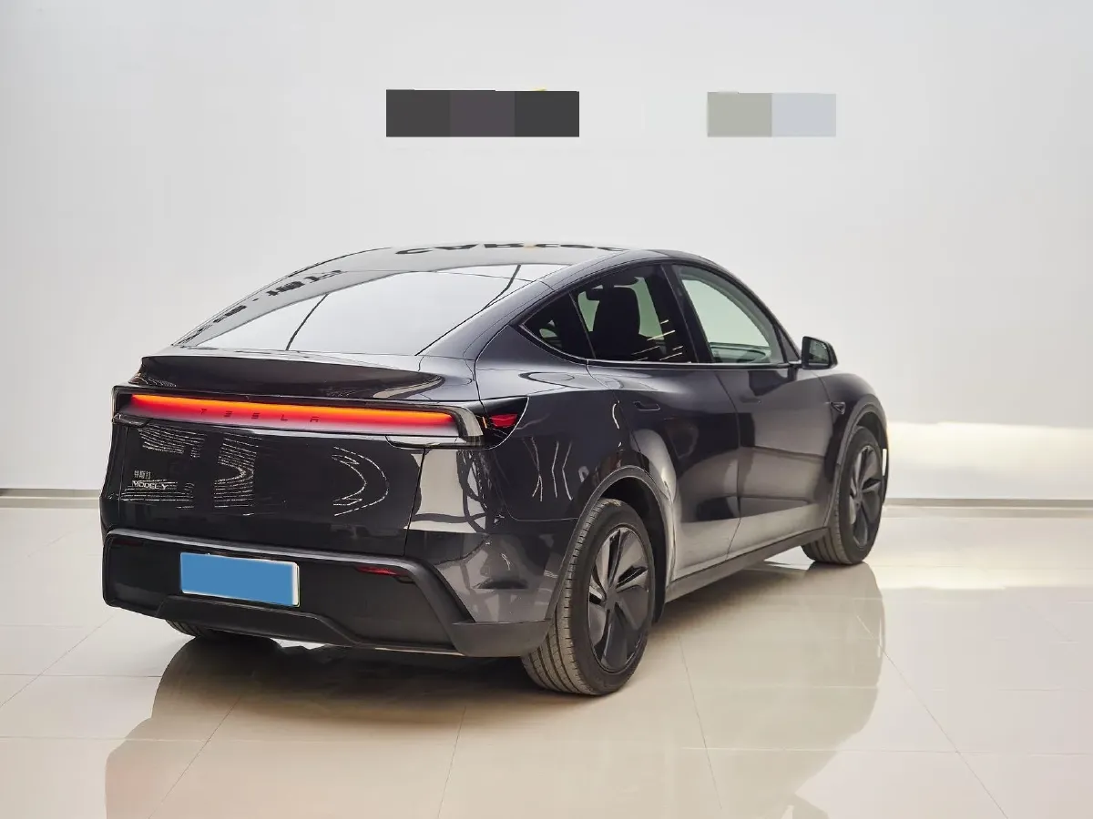 2025 Tesla Model Y BEV 62.5KWH,autocango,china used car exporter,china ev exporter,chinese used car exporter,chinese used ev exporter