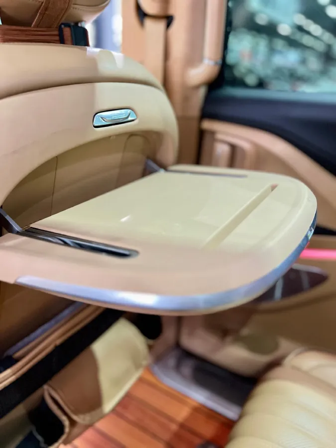 2024 Voyah Dream 1.5T 150HP L4 PHEV 43KWH,autocango,china used car exporter,china ev exporter,chinese used car exporter,chinese used ev exporter