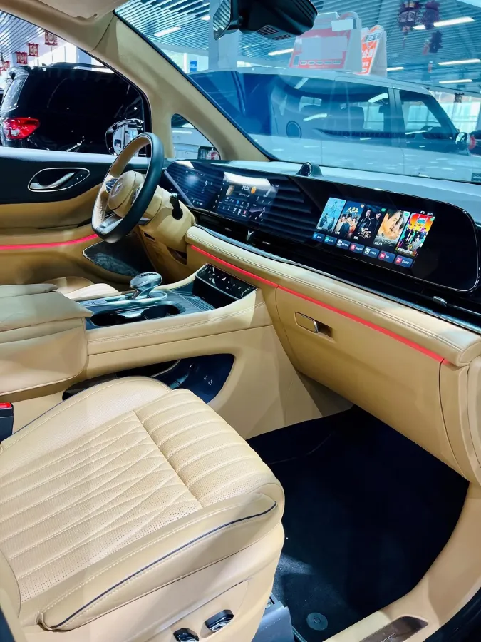 2024 Voyah Dream 1.5T 150HP L4 PHEV 43KWH,autocango,china used car exporter,china ev exporter,chinese used car exporter,chinese used ev exporter