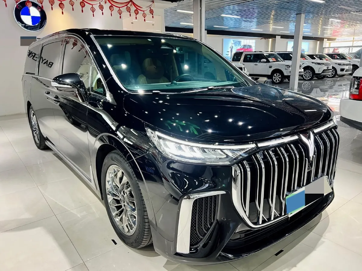 2024 Voyah Dream 1.5T 150HP L4 PHEV 43KWH,autocango,china used car exporter,china ev exporter,chinese used car exporter,chinese used ev exporter
