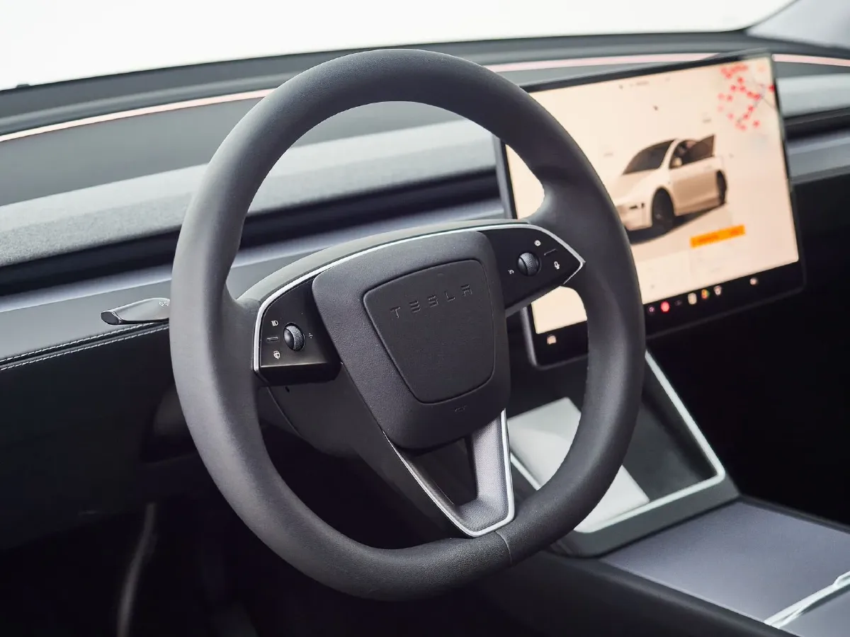 2025 Tesla Model Y BEV 62.5KWH,autocango,china used car exporter,china ev exporter,chinese used car exporter,chinese used ev exporter