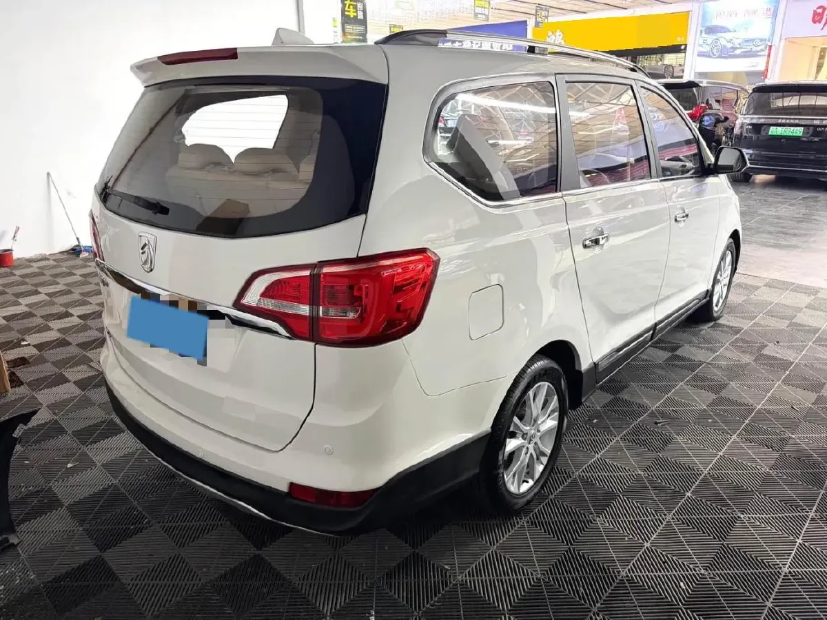 2016 BaoJun 730 1.8L 137HP L4 5MT,autocango,china used car exporter,china ev exporter,chinese used car exporter,chinese used ev exporter