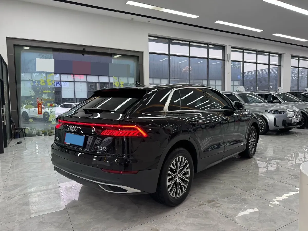2022 Audi Q8 3.0T 340HP V6 8AT,autocango,china used car exporter,china ev exporter,chinese used car exporter,chinese used ev exporter
