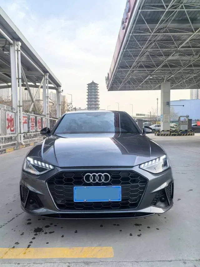 2024 Audi A4L 2.0T 190HP L4 7DCT,autocango,china used car exporter,china ev exporter,chinese used car exporter,chinese used ev exporter