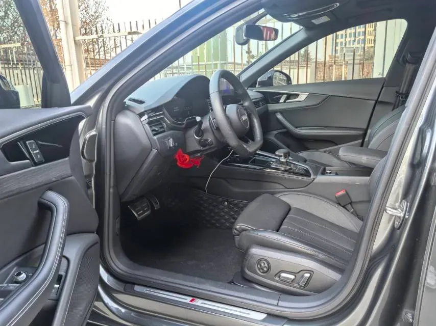 2024 Audi A4L 2.0T 190HP L4 7DCT,autocango,china used car exporter,china ev exporter,chinese used car exporter,chinese used ev exporter