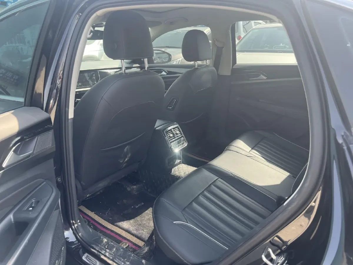 2023 Volkswagen Passat 2.0T 186HP L4 7DCT,autocango,china used car exporter,china ev exporter,chinese used car exporter,chinese used ev exporter