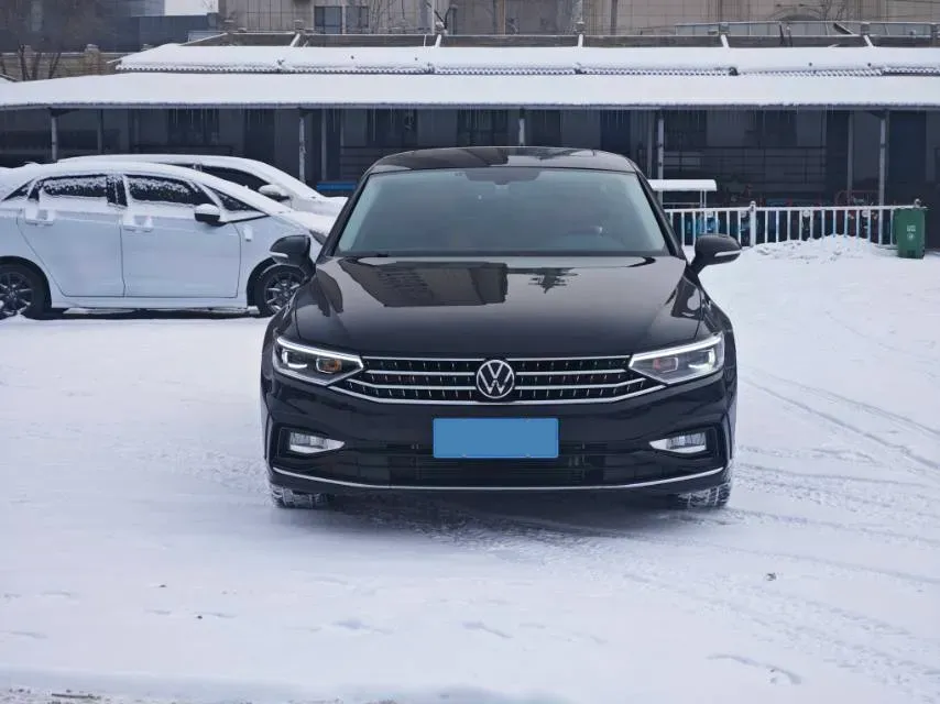 2023 Volkswagen Magotan 2.0T 186HP L4 7DCT,autocango,china used car exporter,china ev exporter,chinese used car exporter,chinese used ev exporter