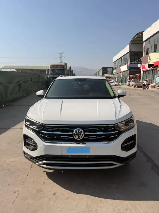 2019 Jeep Cherokee 2.0T 234HP L4 9AT,autocango,china used car exporter,china ev exporter,chinese used car exporter,chinese used ev exporter