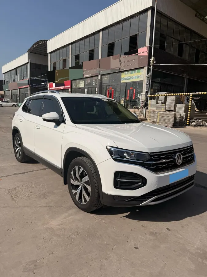 2019 Jeep Cherokee 2.0T 234HP L4 9AT,autocango,china used car exporter,china ev exporter,chinese used car exporter,chinese used ev exporter