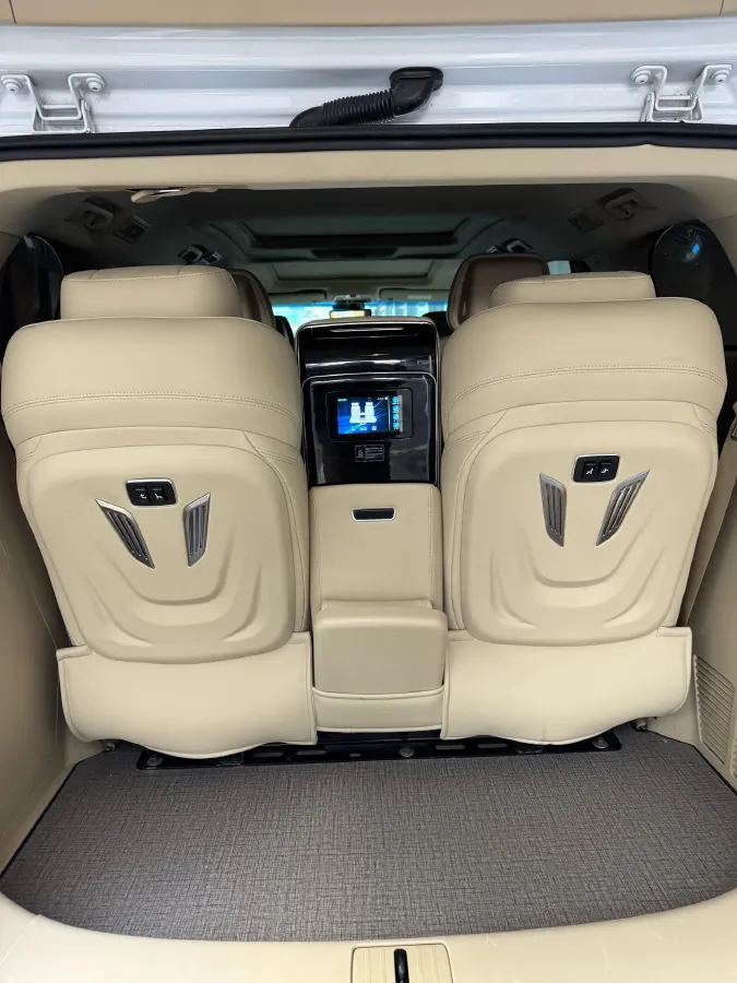 2023 Buick GL8 2.0T 237HP L4 9AT,autocango,china used car exporter,china ev exporter,chinese used car exporter,chinese used ev exporter