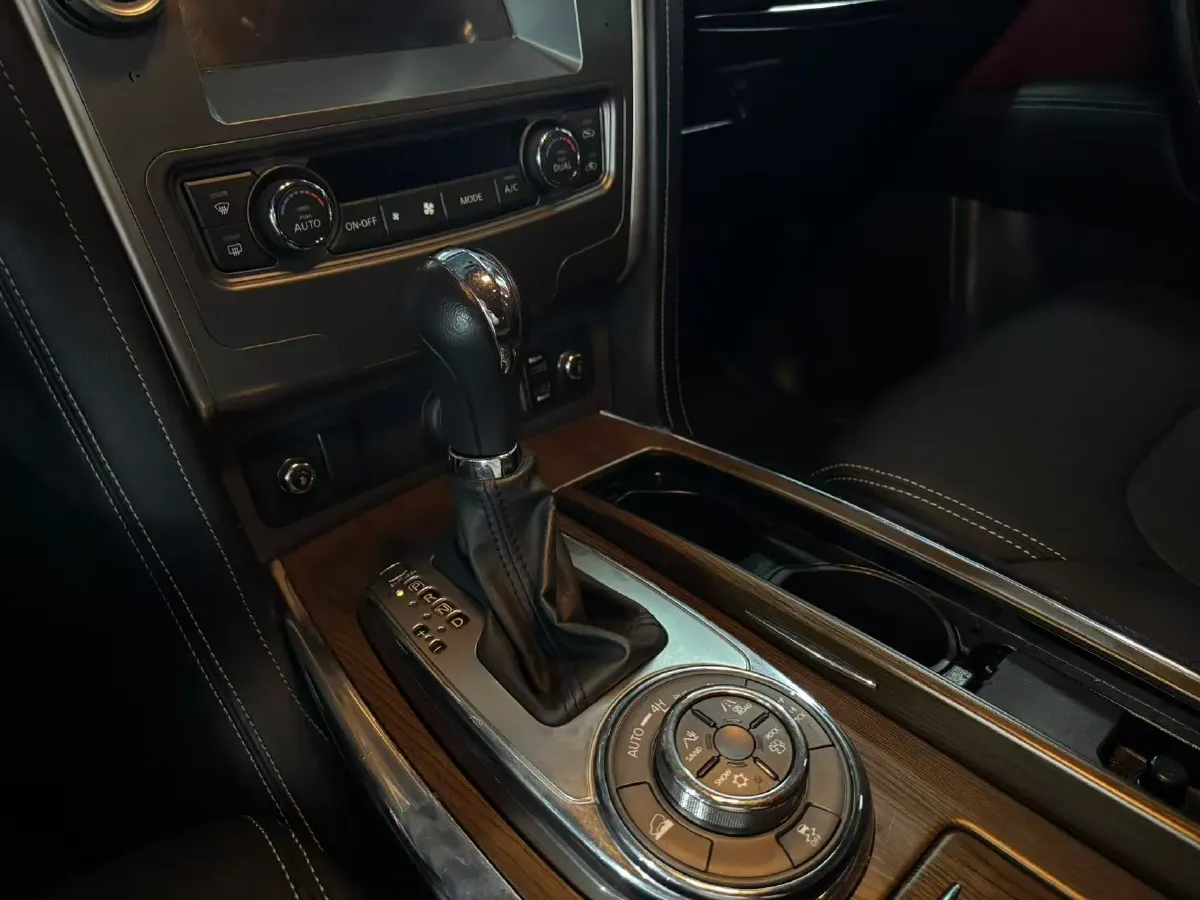 2018 Nissan Patrol 4.0L 279HP V6 7AT,autocango,china used car exporter,china ev exporter,chinese used car exporter,chinese used ev exporter