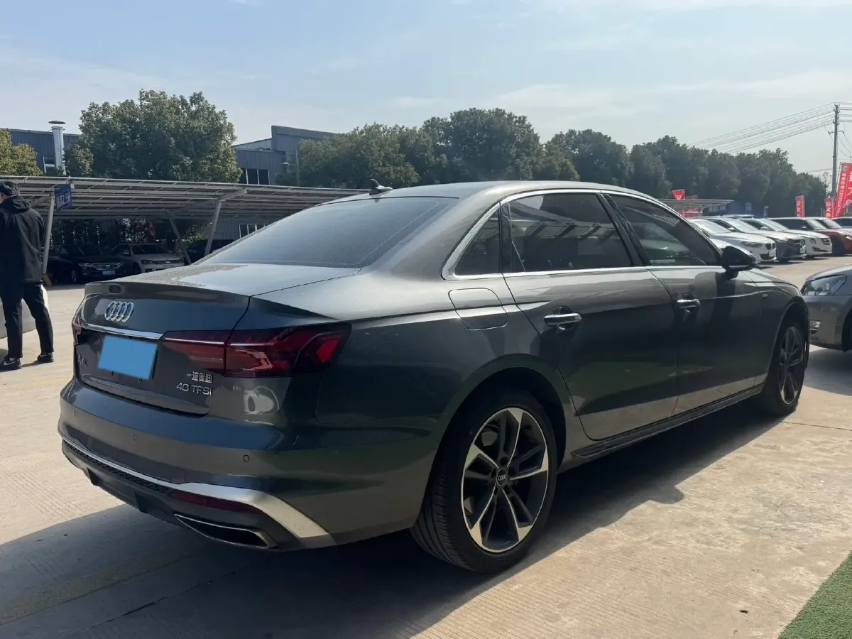 2022 Audi A4L 2.0T 190HP L4 7DCT,autocango,china used car exporter,china ev exporter,chinese used car exporter,chinese used ev exporter