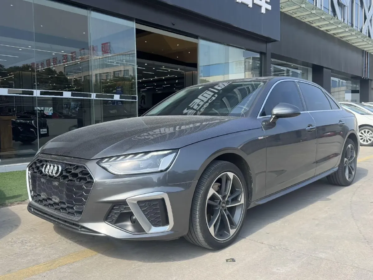 2022 Audi A4L 2.0T 190HP L4 7DCT,autocango,china used car exporter,china ev exporter,chinese used car exporter,chinese used ev exporter