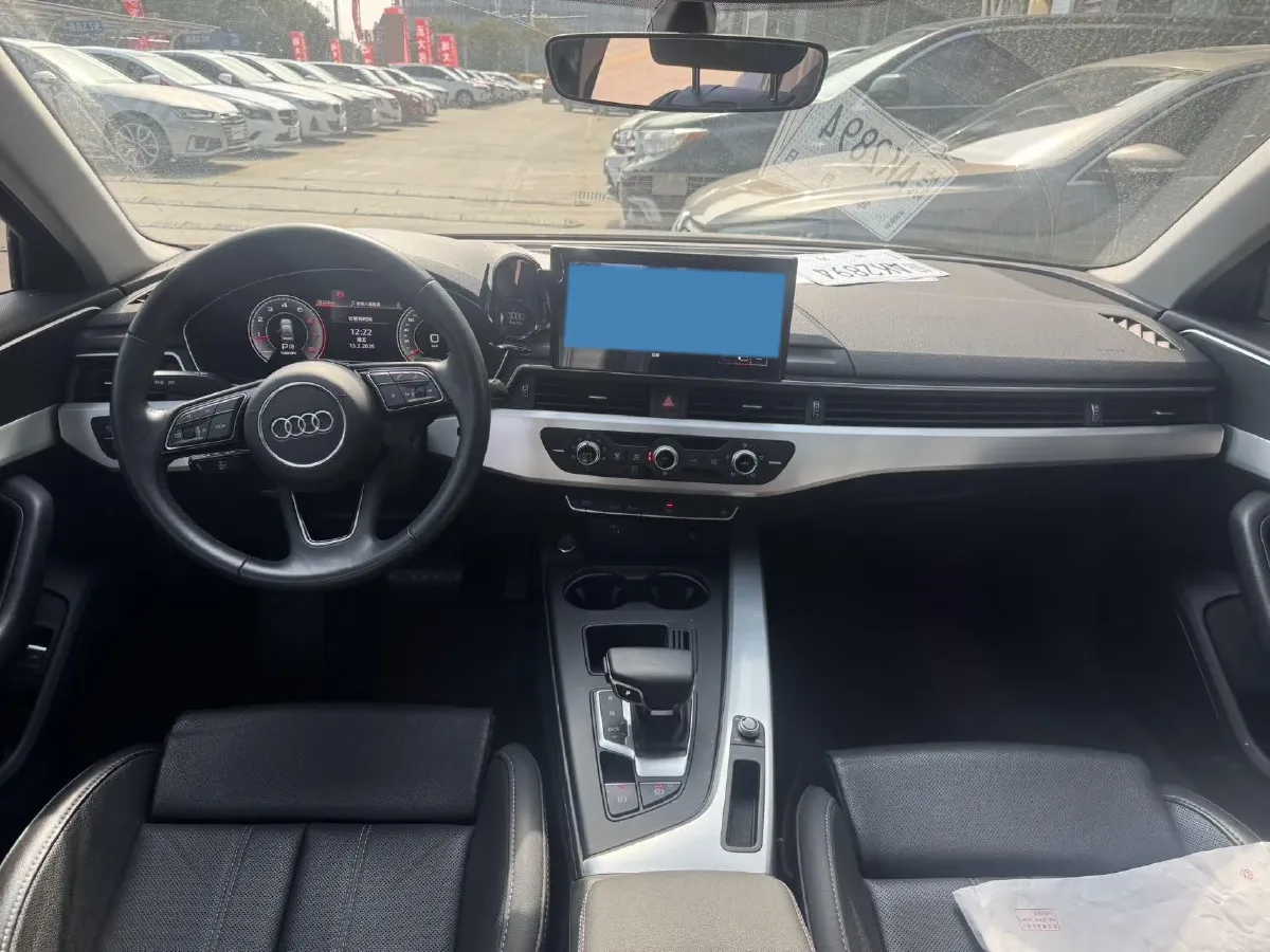 2022 Audi A4L 2.0T 190HP L4 7DCT,autocango,china used car exporter,china ev exporter,chinese used car exporter,chinese used ev exporter