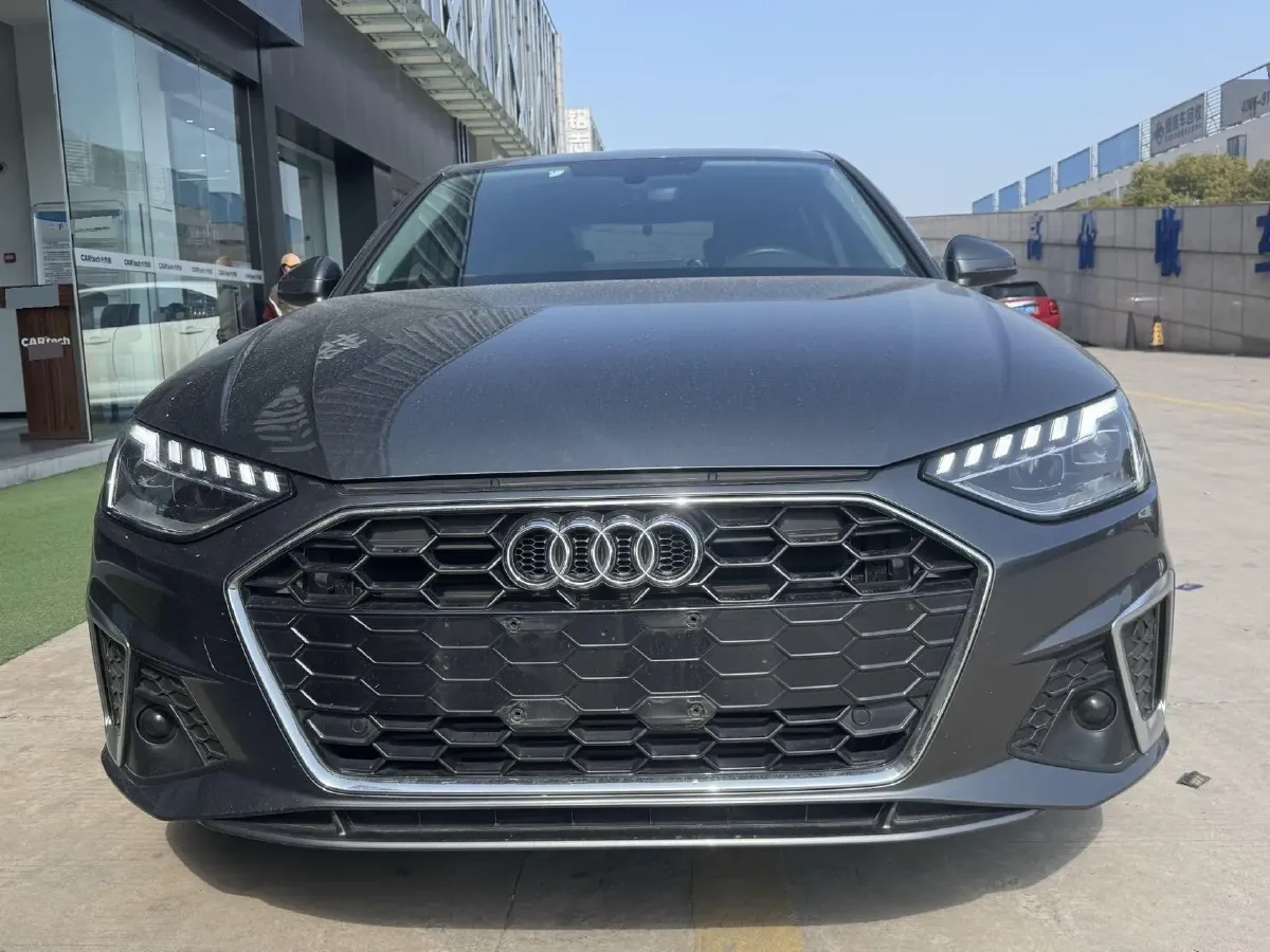 2022 Audi A4L 2.0T 190HP L4 7DCT,autocango,china used car exporter,china ev exporter,chinese used car exporter,chinese used ev exporter