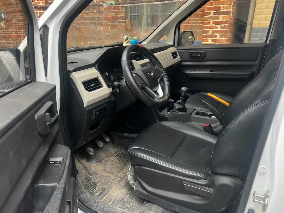 2021 WuLing ZhengChen 1.5T 147HP L4 6MT,autocango,china used car exporter,china ev exporter,chinese used car exporter,chinese used ev exporter