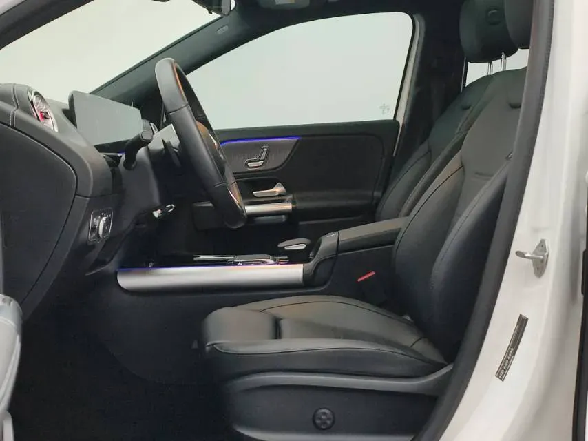 2023 Mercedes-Benz GLA Class 2.0T 190HP L4 8DCT,autocango,china used car exporter,china ev exporter,chinese used car exporter,chinese used ev exporter