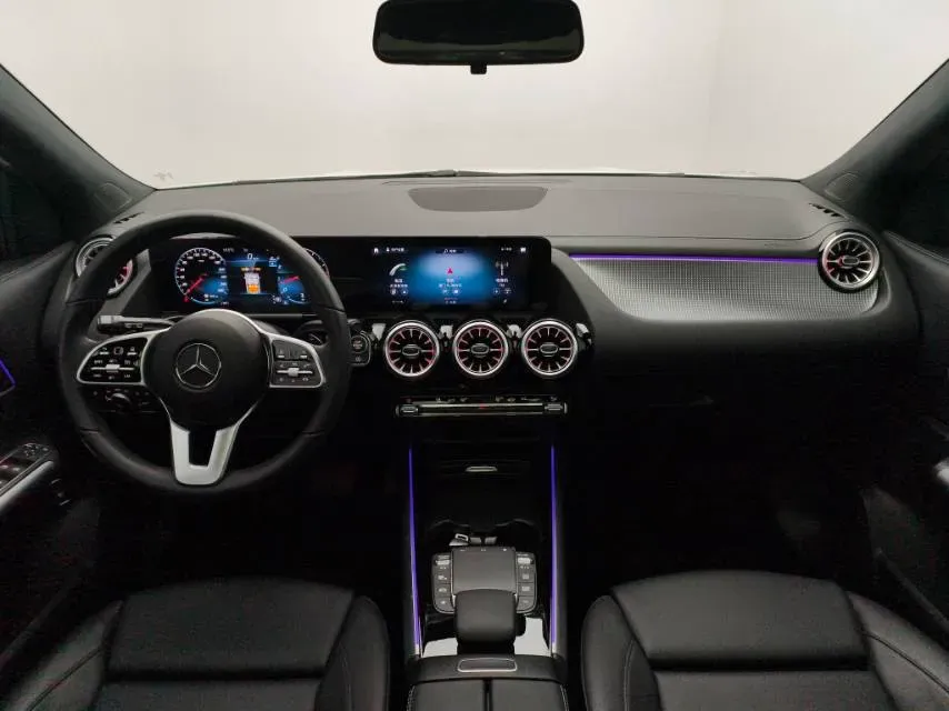 2023 Mercedes-Benz GLA Class 2.0T 190HP L4 8DCT,autocango,china used car exporter,china ev exporter,chinese used car exporter,chinese used ev exporter