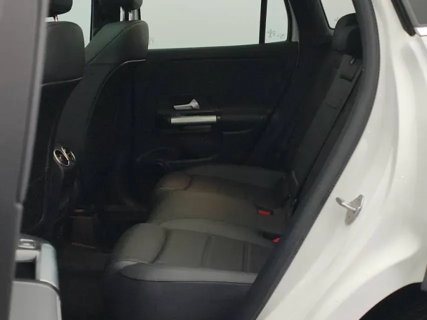 2023 Mercedes-Benz GLA Class 2.0T 190HP L4 8DCT,autocango,china used car exporter,china ev exporter,chinese used car exporter,chinese used ev exporter