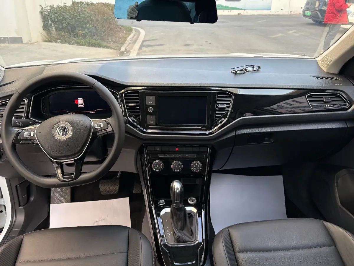 2020 Volkswagen T-Roc 1.4T 150HP L4 7DCT,autocango,china used car exporter,china ev exporter,chinese used car exporter,chinese used ev exporter