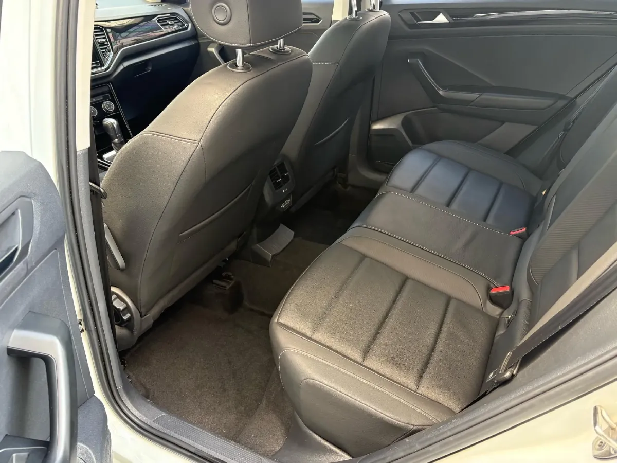 2020 Volkswagen T-Roc 1.4T 150HP L4 7DCT,autocango,china used car exporter,china ev exporter,chinese used car exporter,chinese used ev exporter