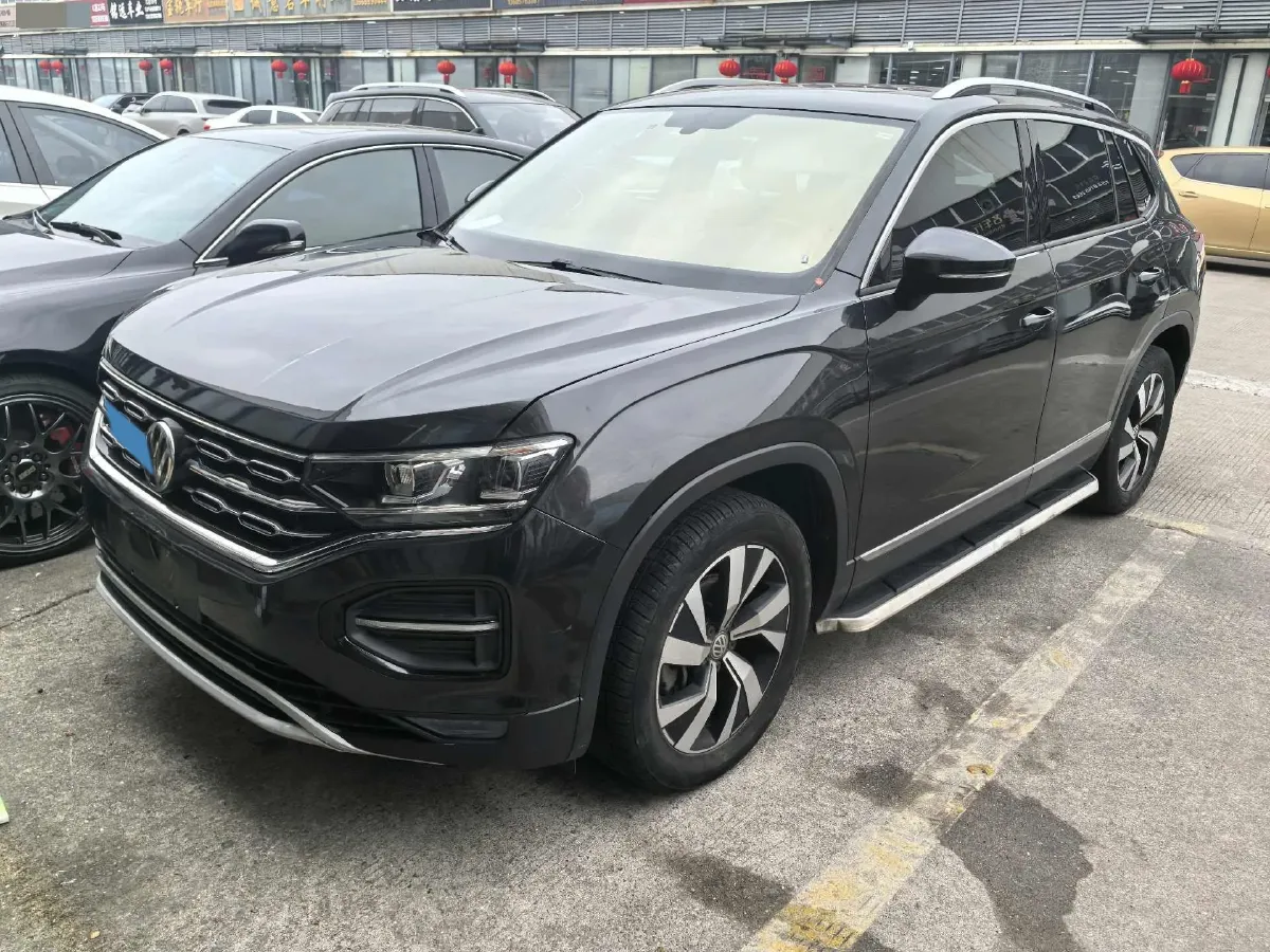2019 Jeep Cherokee 2.0T 234HP L4 9AT,autocango,china used car exporter,china ev exporter,chinese used car exporter,chinese used ev exporter