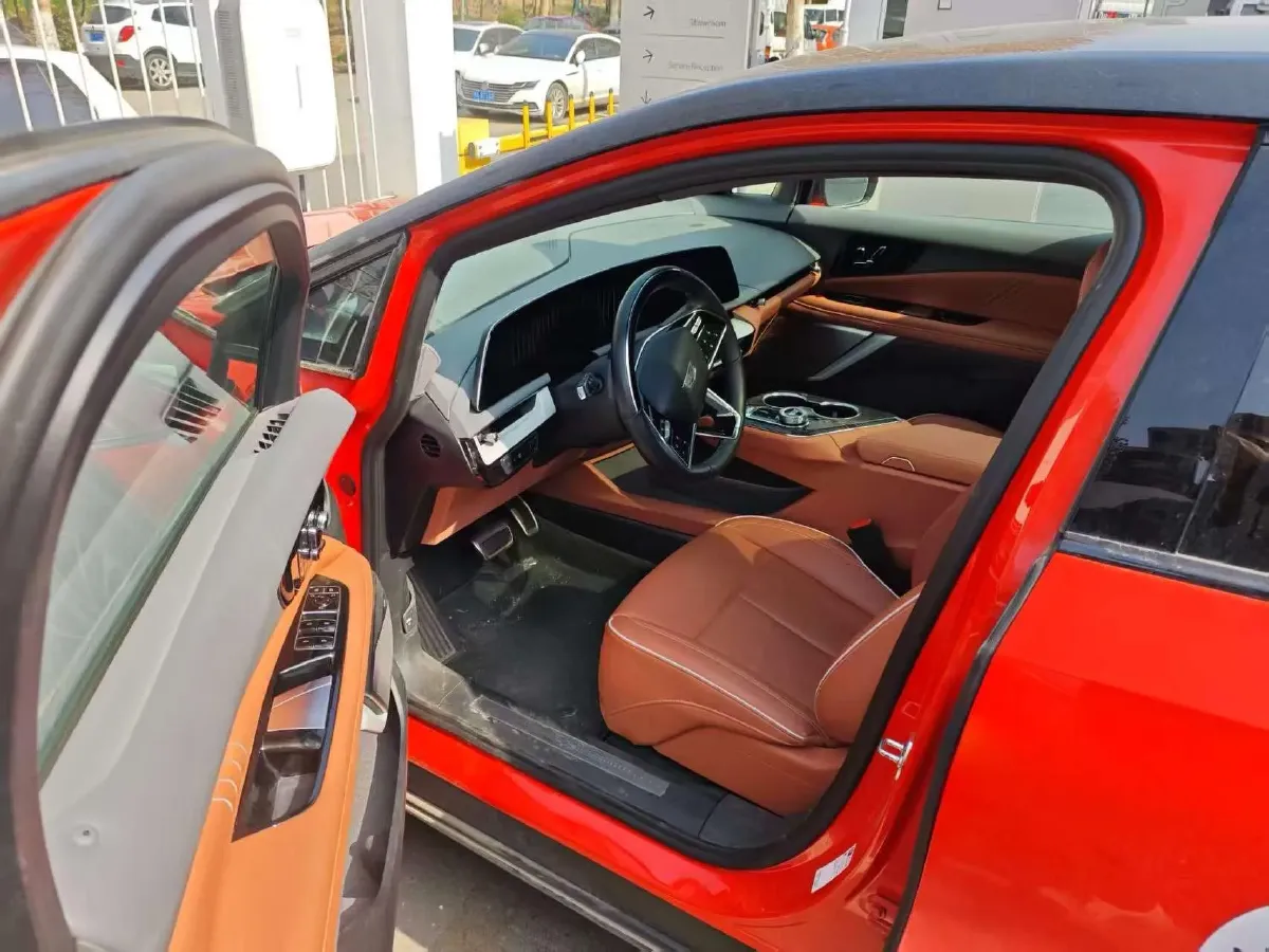 2024 Cadillac OPTIQ BEV 79.7KWH,autocango,china used car exporter,china ev exporter,chinese used car exporter,chinese used ev exporter