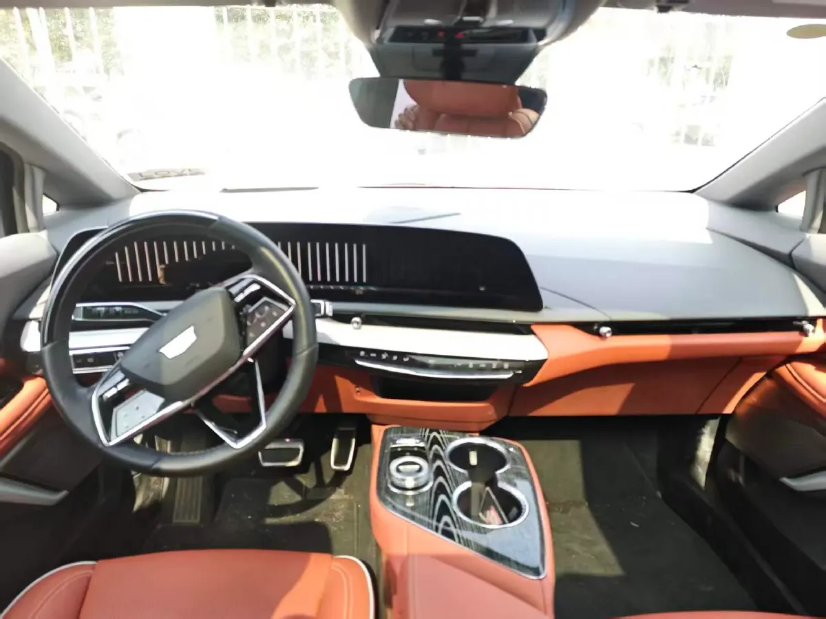 2024 Cadillac OPTIQ BEV 79.7KWH,autocango,china used car exporter,china ev exporter,chinese used car exporter,chinese used ev exporter