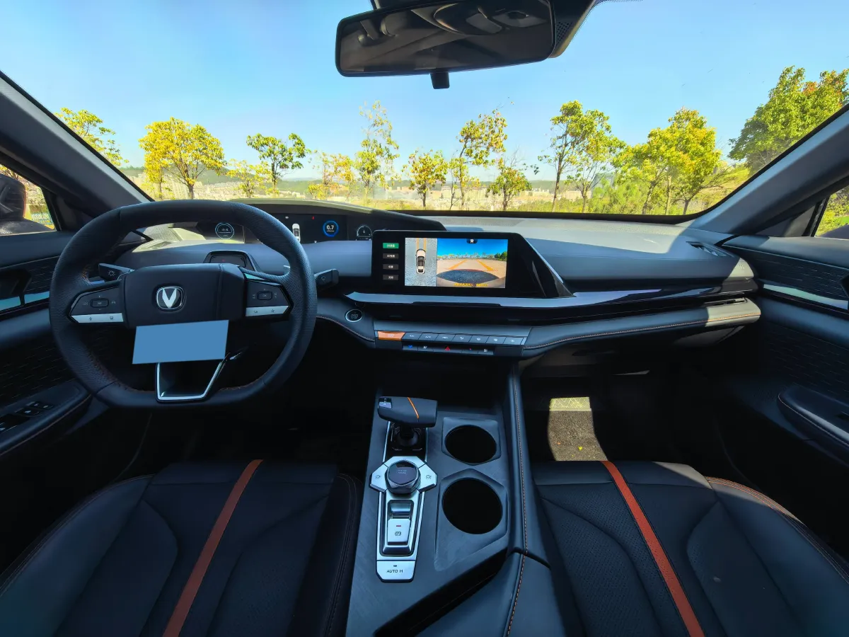 2025 ChangAn UNI-V 1.5T 192HP L4 7DCT,autocango,china used car exporter,china ev exporter,chinese used car exporter,chinese used ev exporter