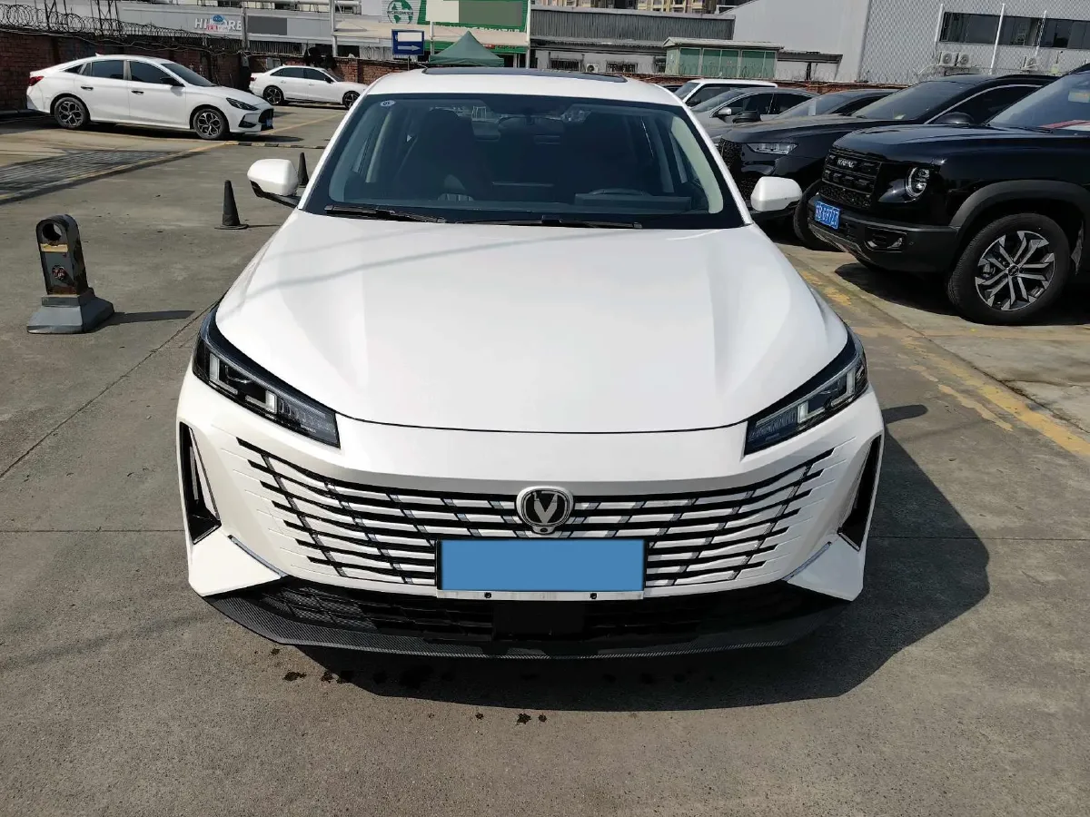 2024 ChangAn Eado 1.5T 170HP L4 7DCT,autocango,china used car exporter,china ev exporter,chinese used car exporter,chinese used ev exporter