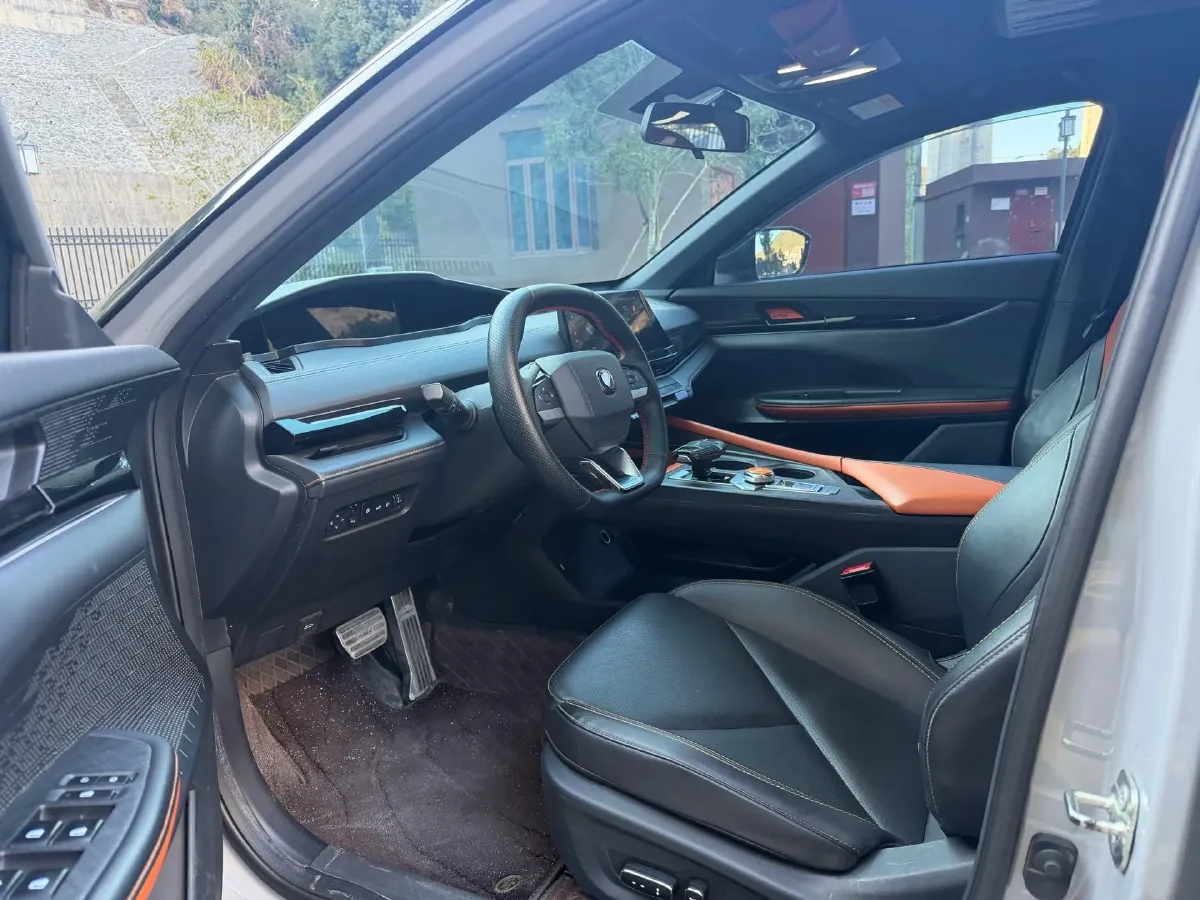 2023 ChangAn UNI-V iDD 1.5T 170HP L4 6TCT PHEV 18.4KWH,autocango,china used car exporter,china ev exporter,chinese used car exporter,chinese used ev exporter