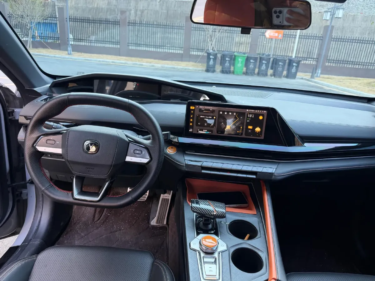 2023 ChangAn UNI-V iDD 1.5T 170HP L4 6TCT PHEV 18.4KWH,autocango,china used car exporter,china ev exporter,chinese used car exporter,chinese used ev exporter