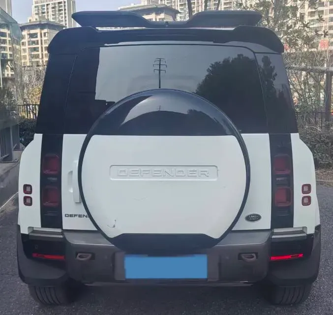 2022 Land Rover Defender 3.0T 400HP L6 8AT,autocango,china used car exporter,china ev exporter,chinese used car exporter,chinese used ev exporter
