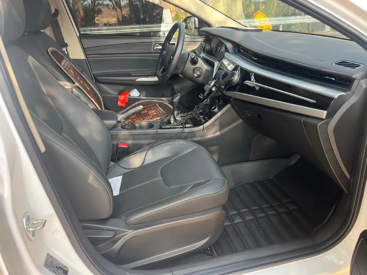 2021 Chery Arrizo 5 1.5L 116HP L4 5MT,autocango,china used car exporter,china ev exporter,chinese used car exporter,chinese used ev exporter