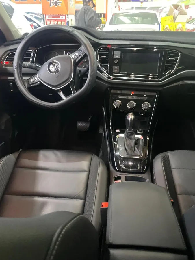 2019 Volkswagen T-Roc 1.4T 150HP L4 7DCT,autocango,china used car exporter,china ev exporter,chinese used car exporter,chinese used ev exporter