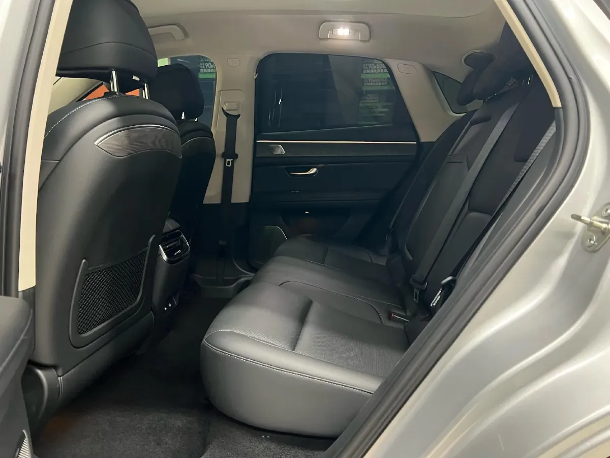 2022 AITO AITO M5 Range Extended 125HP REEV 40KWH,autocango,china used car exporter,china ev exporter,chinese used car exporter,chinese used ev exporter