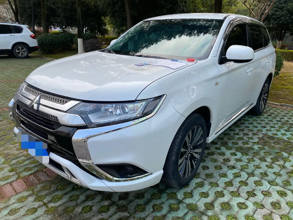 2021 Mitsubishi Outlander 2.0L 166HP L4 CVT,autocango,china used car exporter,china ev exporter,chinese used car exporter,chinese used ev exporter