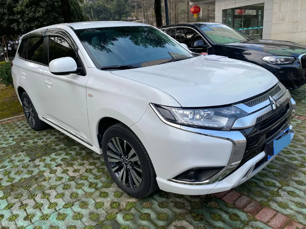 2021 Mitsubishi Outlander 2.0L 166HP L4 CVT,autocango,china used car exporter,china ev exporter,chinese used car exporter,chinese used ev exporter