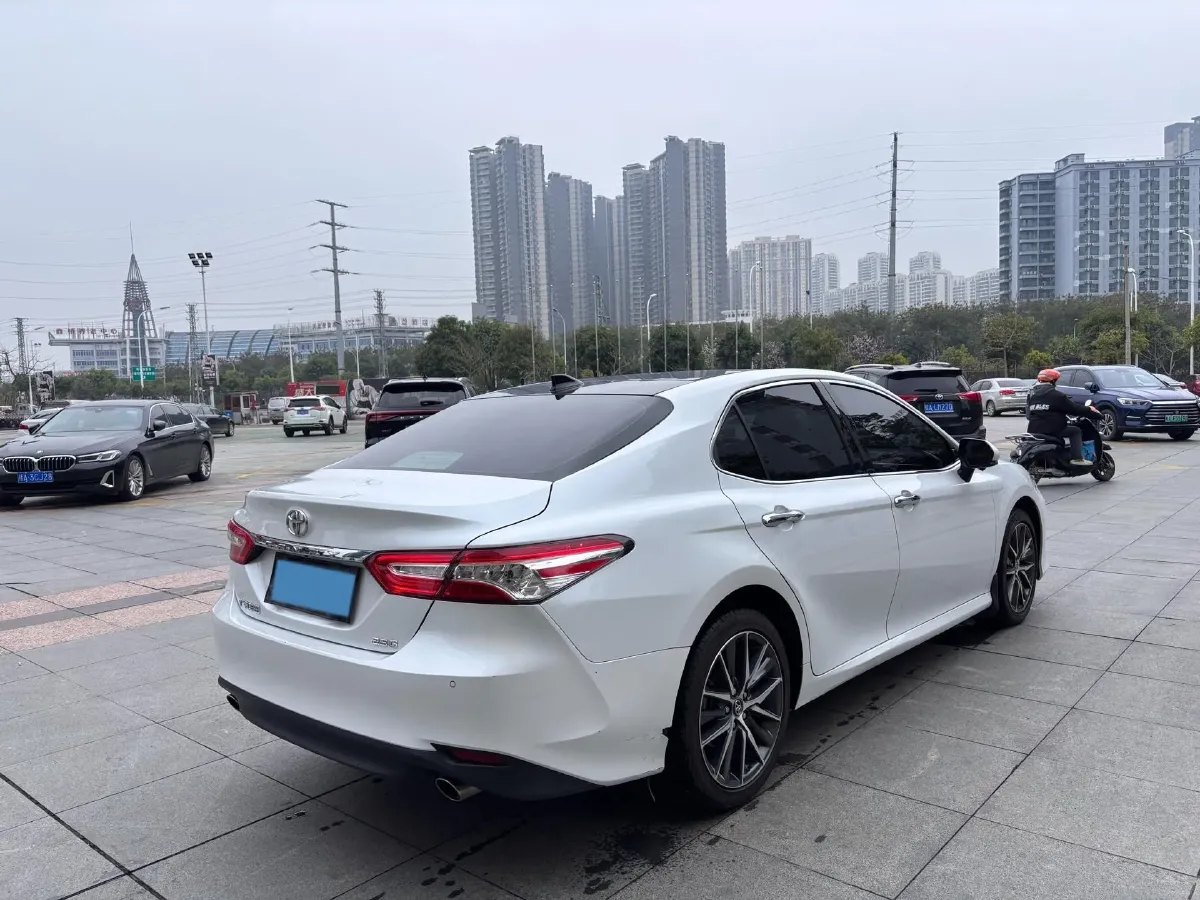 2021 Toyota Camry 2.5L 209HP L4 8AT,autocango,china used car exporter,china ev exporter,chinese used car exporter,chinese used ev exporter