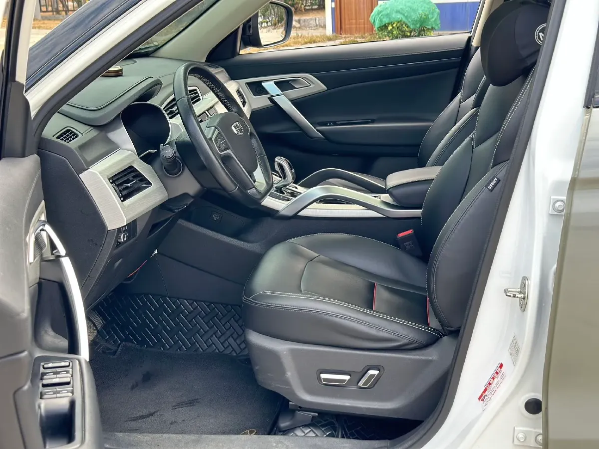 2020 Roewe i6 1.5T 169HP L4 7DCT,autocango,china used car exporter,china ev exporter,chinese used car exporter,chinese used ev exporter